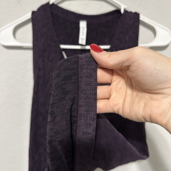 Athleta Momentum Cheetah Print Tank Top Purple Racerback Womens Size XS Athletic - Picture 4 of 6